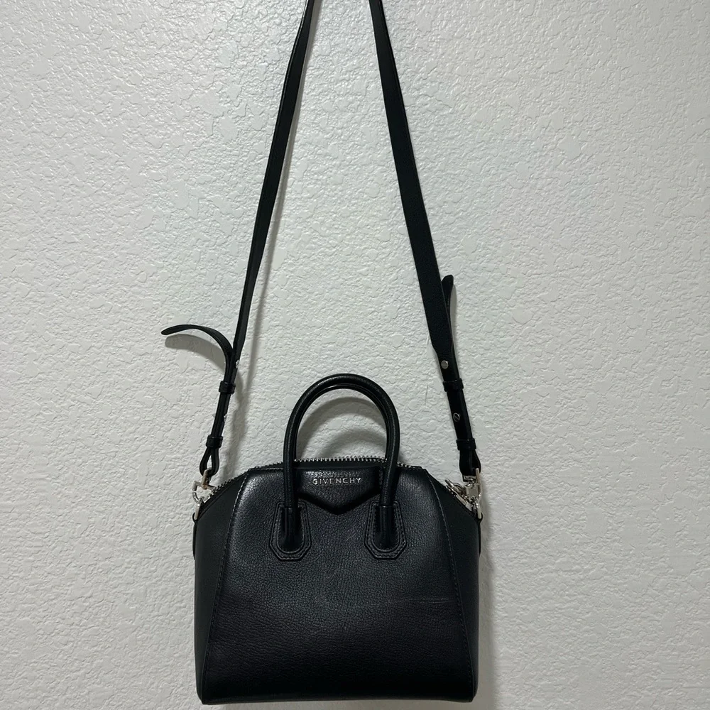 Givenchy Mini Antigona in Black Grained Leather - Picture 16 of 16